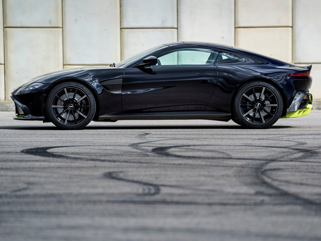 阿斯顿·马丁V8 Vantage 图片