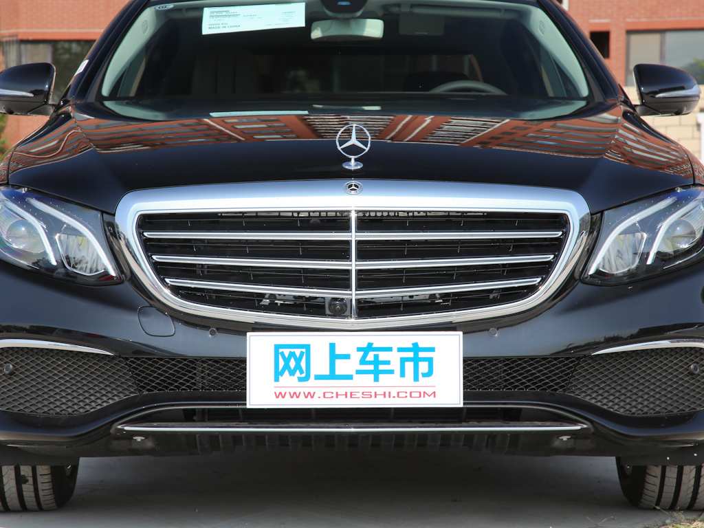 奔驰E级 图片