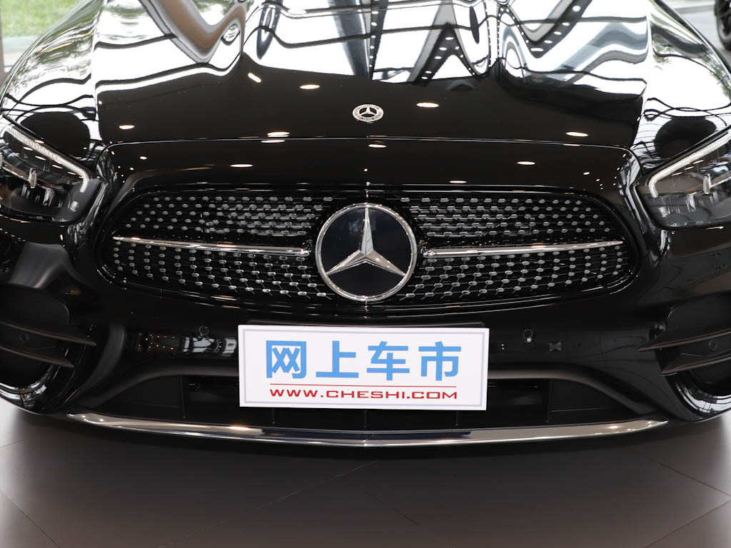 奔驰E级 图片