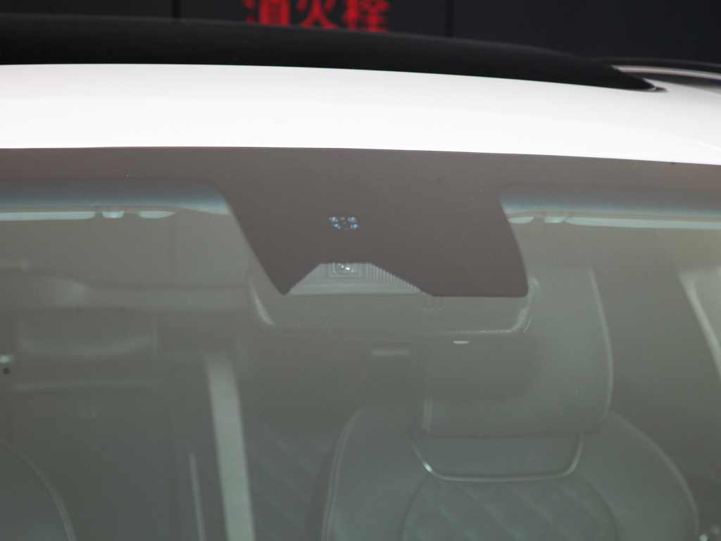 捷尼赛思纯电GV70 图片
