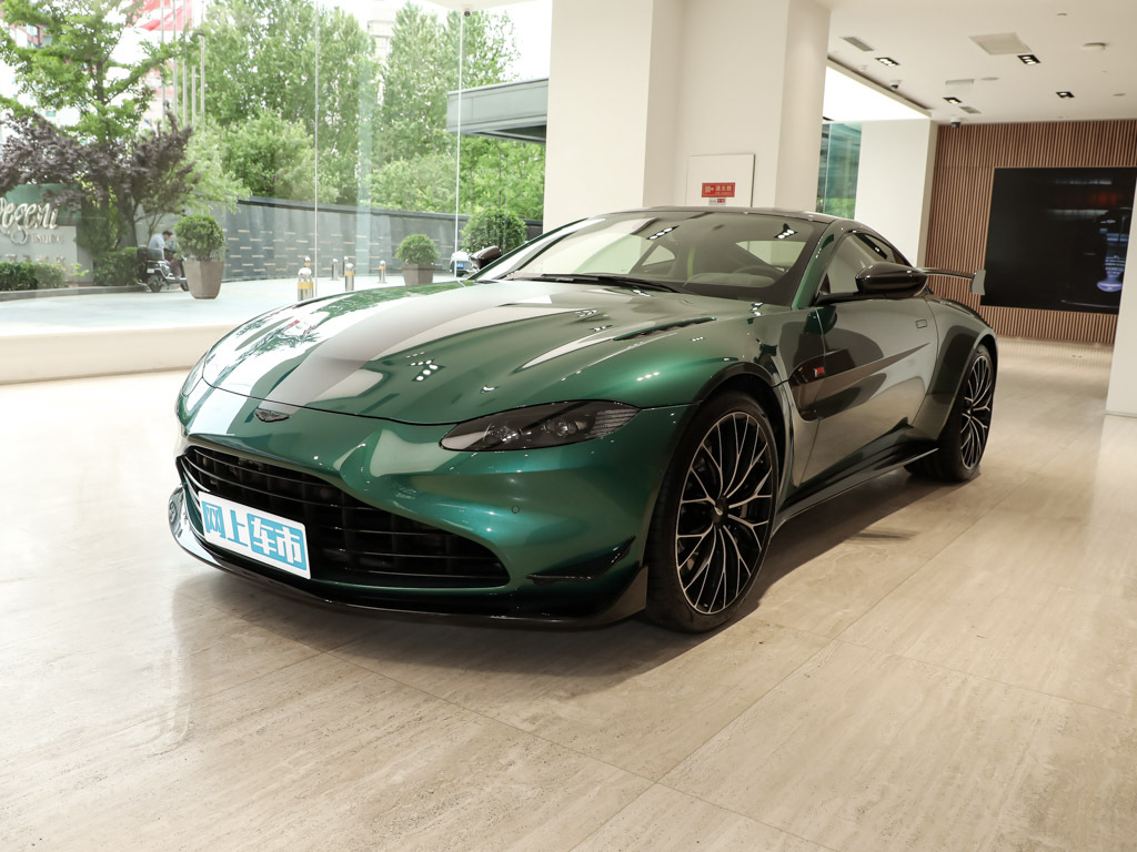 阿斯顿·马丁V8 Vantage 图片