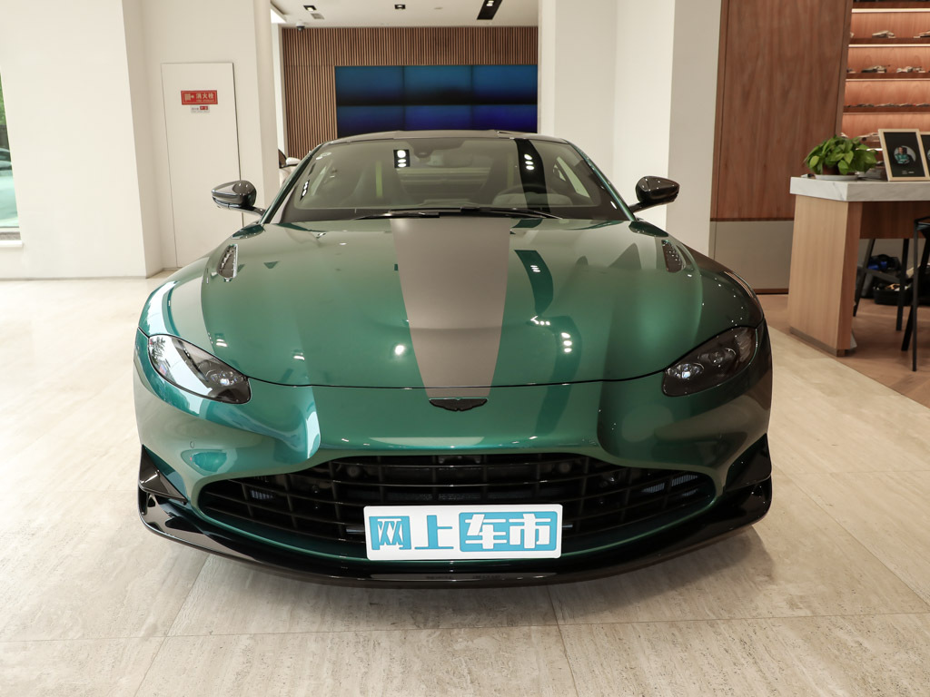 阿斯顿·马丁V8 Vantage 图片