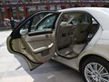 奔驰E级 北京奔驰 E级 长轴版 E260L 优雅型局部图片