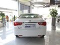 一汽丰田  全新锐志 2.5V AT 车辆正后方尾部视角