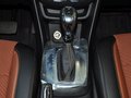 别克  1.4T GL 自动 挂档把手特写