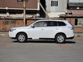 歐藍(lán)德（進(jìn)口） 2.0L CVT 四驅(qū)都市導(dǎo)航版 5座 2013款圖片