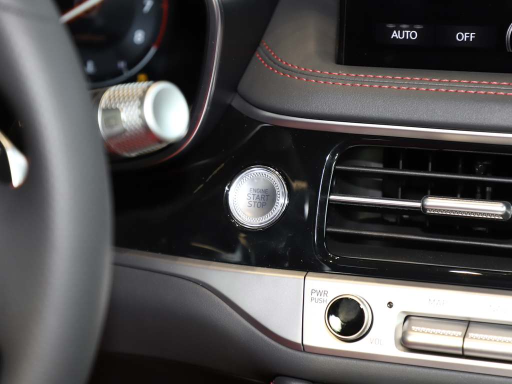 捷尼赛思G70 图片