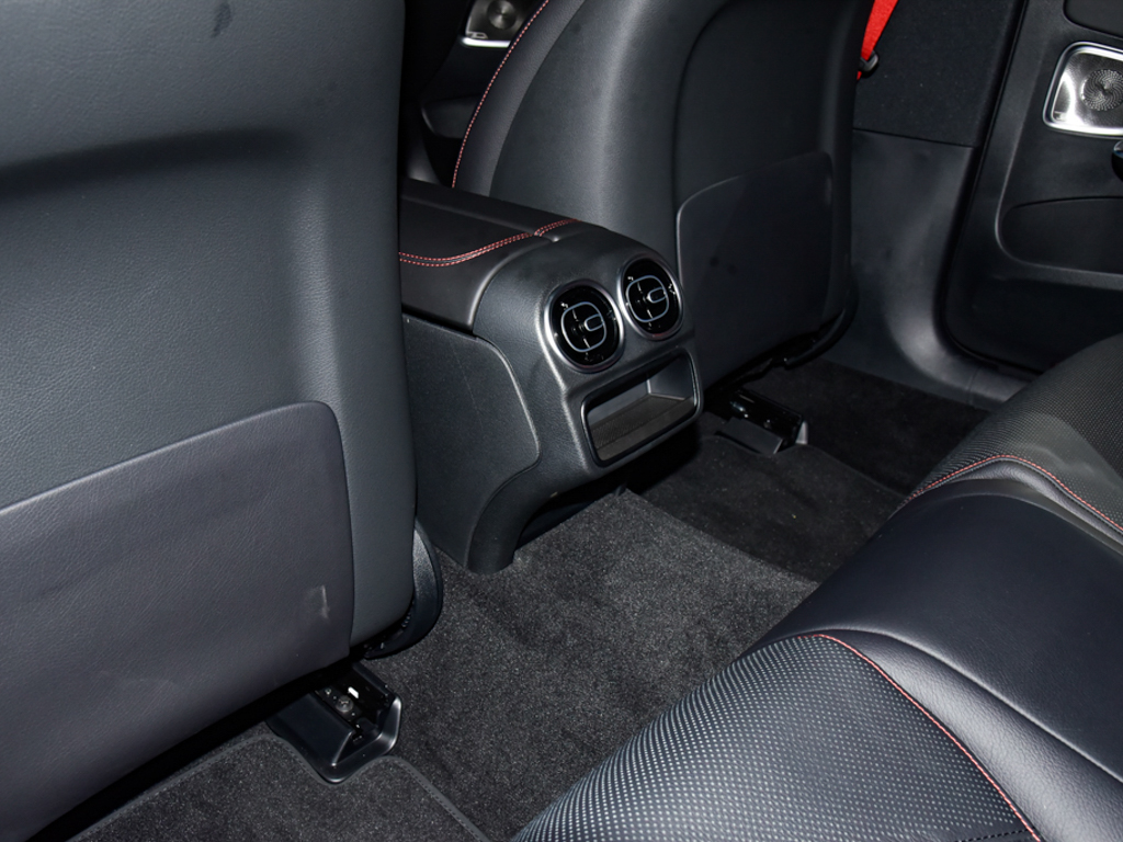 奔驰C级AMG 图片