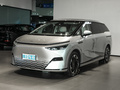 小鹏X9 图片