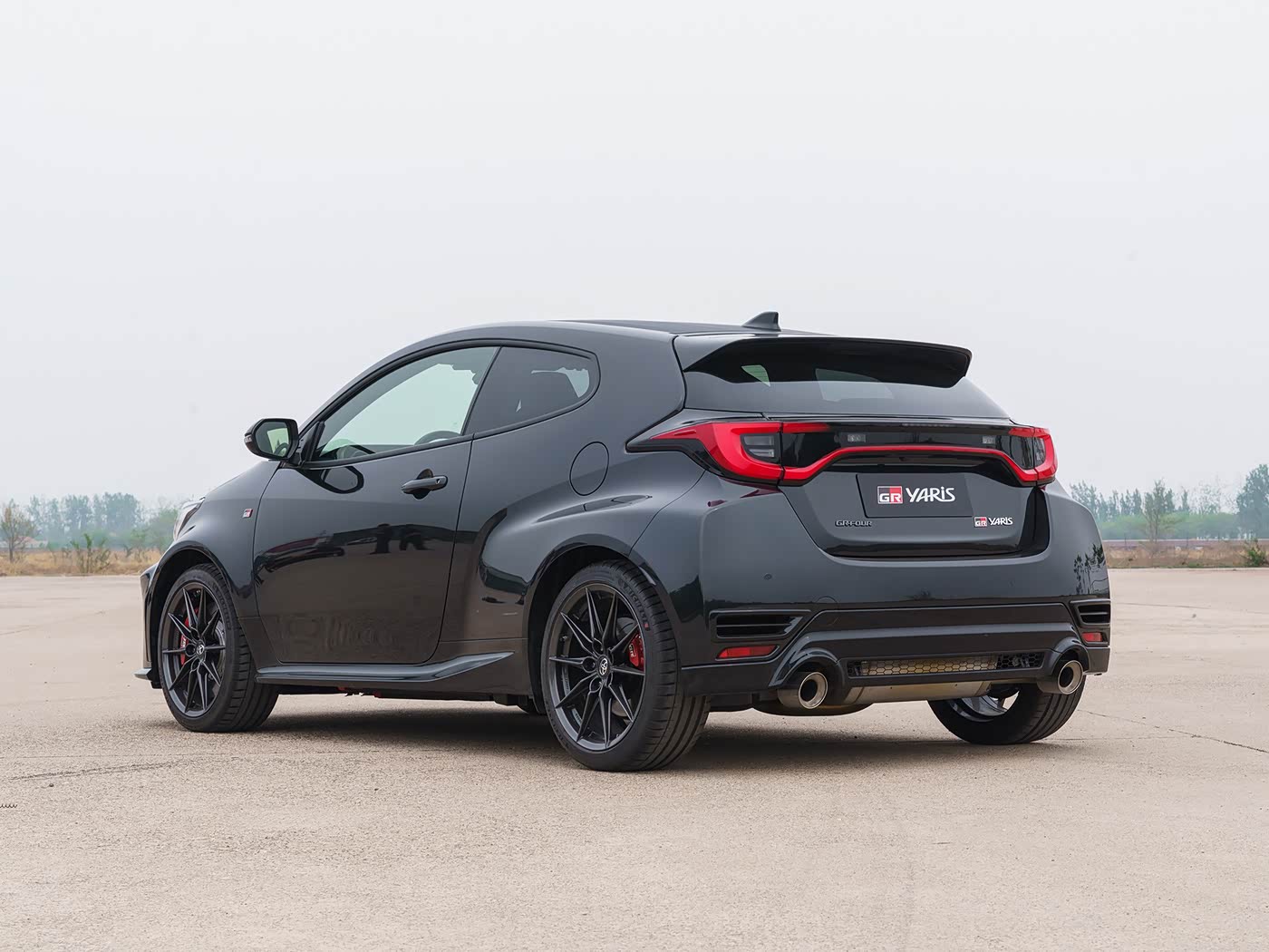 雅力士(海外) 图片