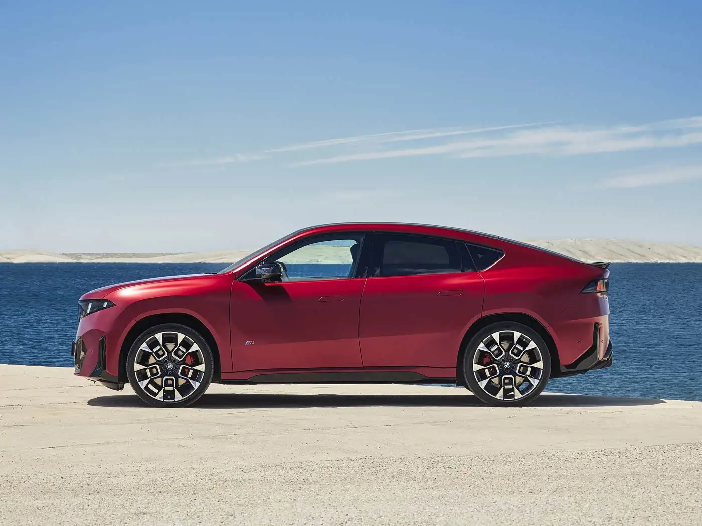 宝马iX4 图片
