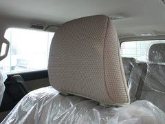 丰田(进口)  2.7L 自动 驾驶席座椅头枕特写