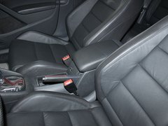 一汽-大众  高尔夫GTI 2.0TSI DSG 前排座椅中央中间
