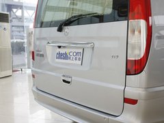 福建奔驰 威霆Vito 119 车辆尾部特写