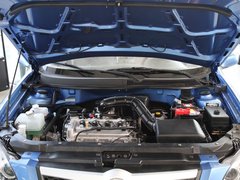 华晨中华 骏捷FRV 1.3L MT 发动机局部特写