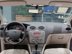 长安福特  福克斯三厢 1.8 AT 中控台整体