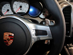 保时捷  Cayenne Turbo 4.8 AT 方向盘右侧