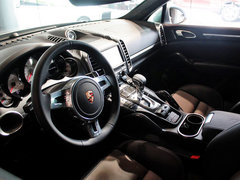 保时捷  Cayenne Turbo 4.8 AT 中控台左侧