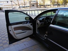 辉腾 2011款 V6 3.6L 4座加长Individual版