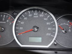 五菱宏光 2010款 1.2L 手动 标准型 7座