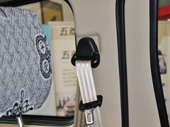 五菱宏光 2010款 1.4L 手动 标准型 8座
