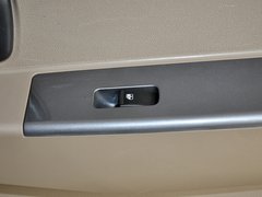五菱宏光 2010款 1.4L 手动 标准型 8座