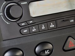 五菱宏光 2010款 1.4L 手动 标准型 8座