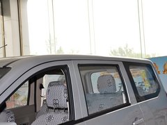 五菱宏光 2010款 1.4L 手动 标准型 8座