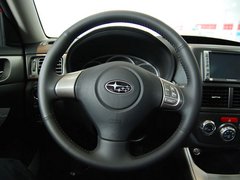 斯巴鲁  三厢 2.5T 手动 方向盘整体
