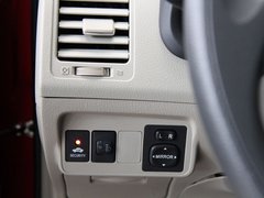 一汽丰田  卡罗拉 1.6 AT 方向盘左后仪表台