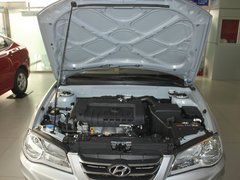 北京現(xiàn)代  伊蘭特 1.6L MT 發(fā)動機局部特寫