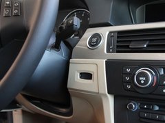 华晨宝马  320i 2.0 AT 车辆点火开关特写