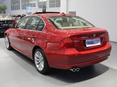 华晨宝马 325i 2.5 AT 车辆左后45度视角