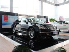 东风日产  公爵 3.5L CVT 车辆右侧45度角