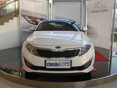 东风悦达起亚  起亚K5 2.0 AT 车头正面视角