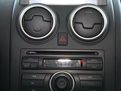 东风日产 逍客 2.0 CVT 中控台中央特写