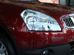 东风日产 逍客 2.0 CVT 车辆右前大灯45度视角