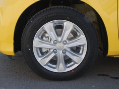 广汽本田  飞度 1.5 AT 前轮整体照片