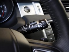 路虎 极光 2.0T AT 方向盘右侧控制杆