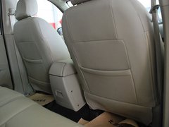 陆风X8 2011款 2.4L 手动 汽油4X2超豪华型 5座