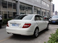 北京奔驰  C200 CGI 1.8T AT 车辆右侧尾部视角