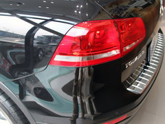 大众(进口)  途锐 V6 TSI 车辆左后大灯45度视角