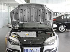 雷诺  2.0T 自动 发动机局部特写