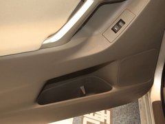 逸致 2011款 1.8L CVT 豪华多功能版 7座