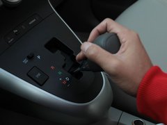 逸致 2011款 1.8L CVT 豪华多功能版 7座