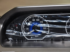 新途V80 2011款 2.5T 手动 短轴低顶尊杰版