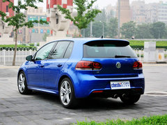 大众(进口)  高尔夫R 2.0TSI DSG 车辆左后45度视角
