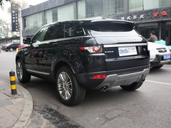 路虎  极光 2.0T AT 车辆左后45度视角