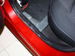 标致207 2011款 三厢 1.4L 手动 驭乐版
