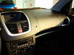 标致207 2011款 三厢 1.4L 手动 驭乐版